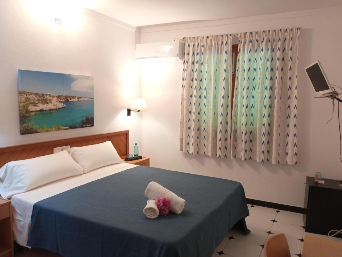Hostal Ca'N Tiu Alaro Exterior photo