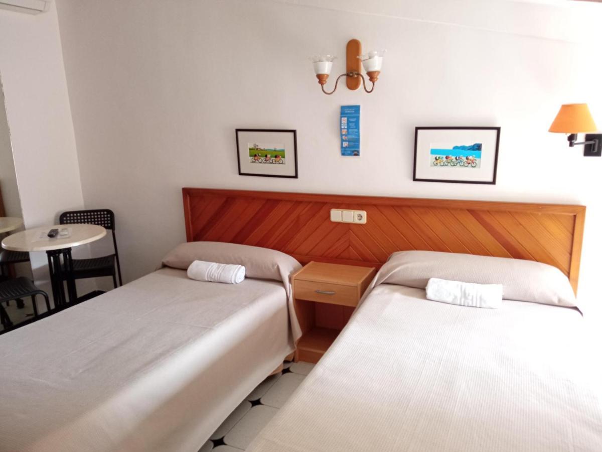 Hostal Ca'N Tiu Alaro Exterior photo