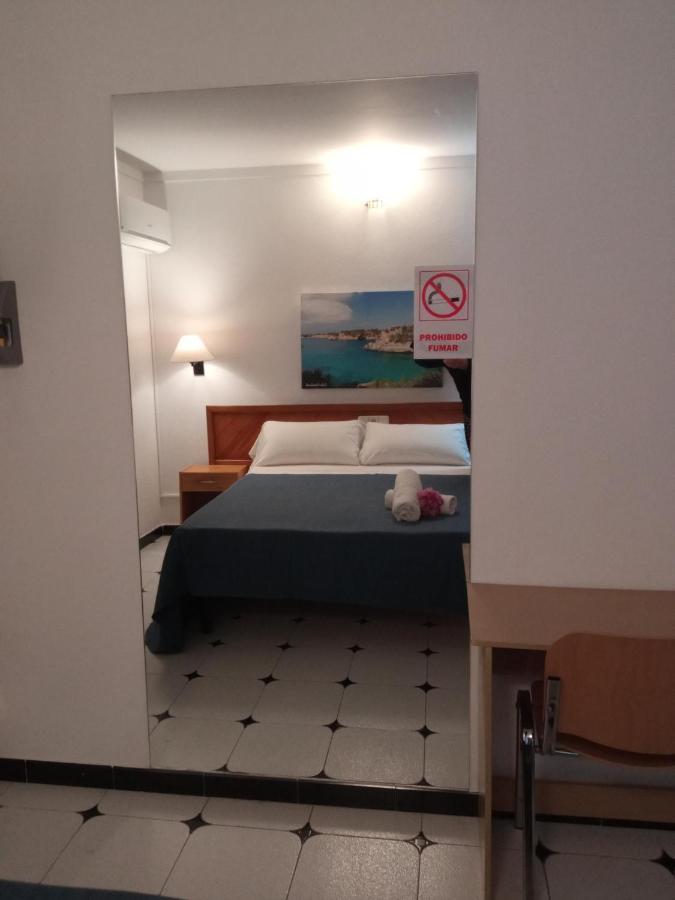 Hostal Ca'N Tiu Alaro Exterior photo