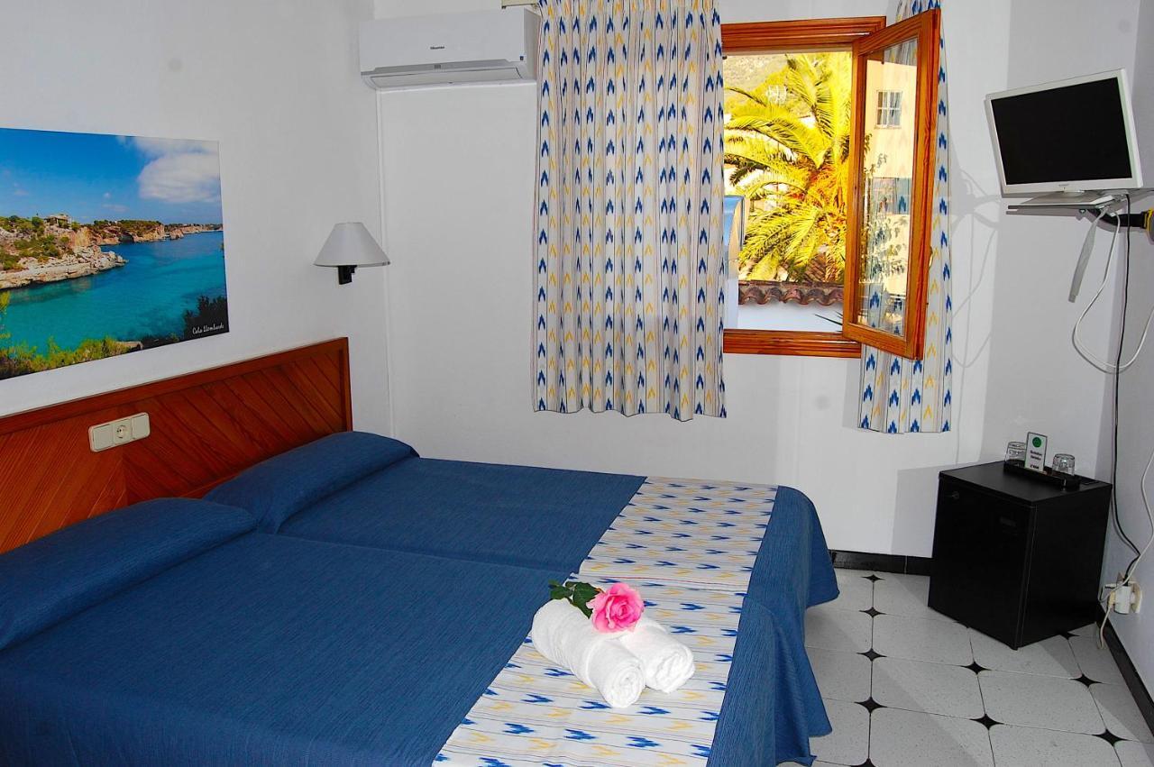 Hostal Ca'N Tiu Alaro Exterior photo